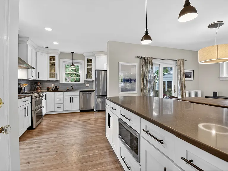 3005 McKinley St NW — Photo 9