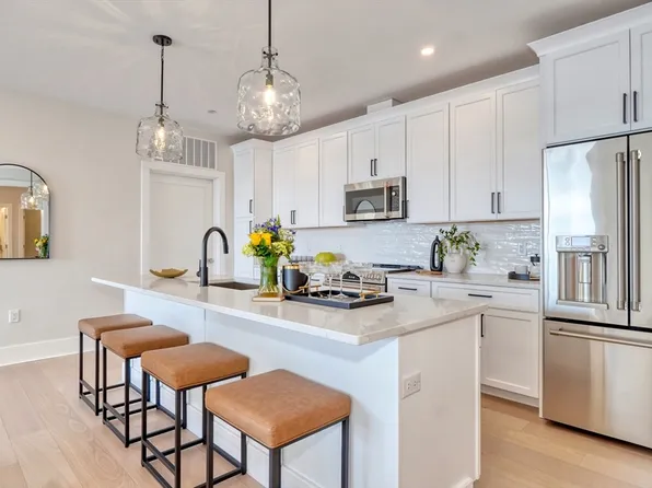 62 Foundry St #208, Wakefield, MA 01880