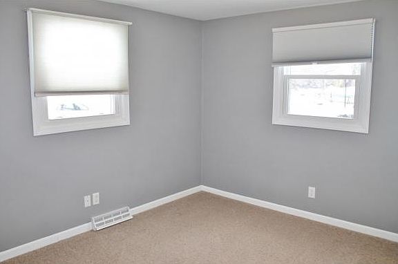 3rd image of 186 20th St