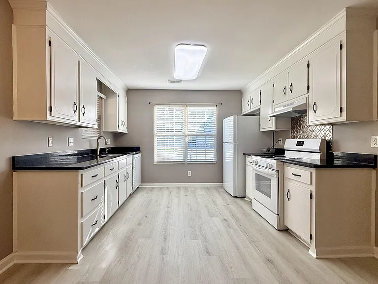 104 Conductor Ct — Photo 15