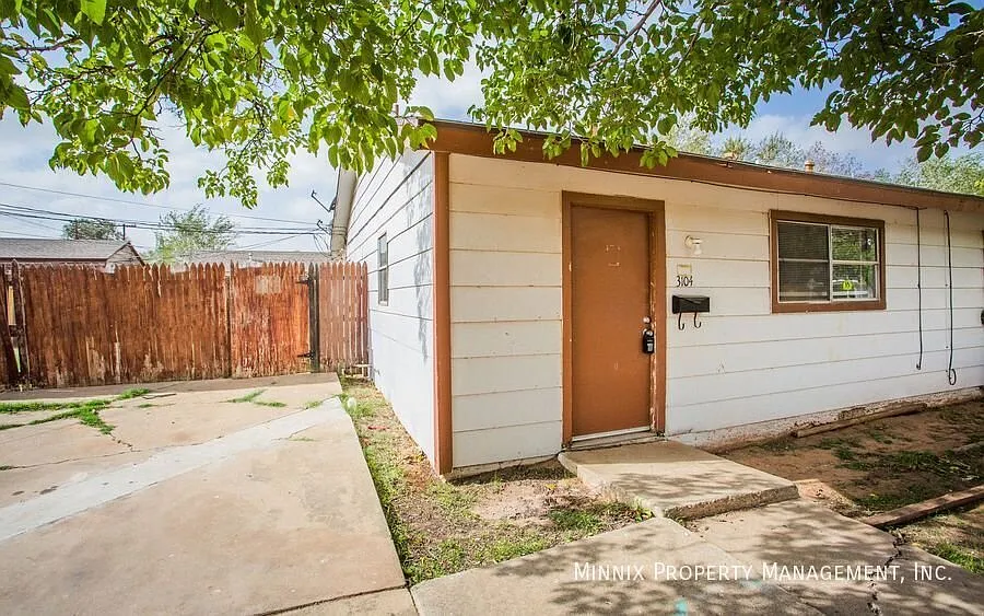 3104 Avenue N. — Photo 2