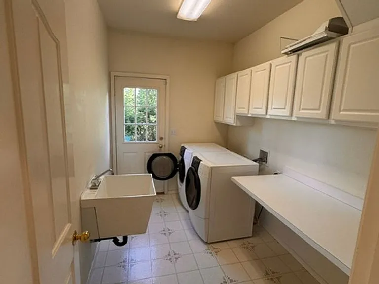 10100 Zermatt Cir — Photo 24