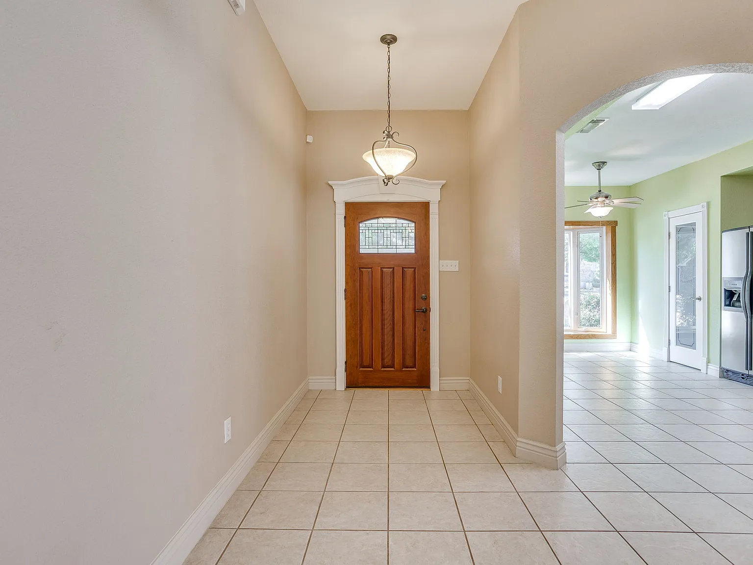 3 bed, 1855 sqft, $2,500 — Photo 2