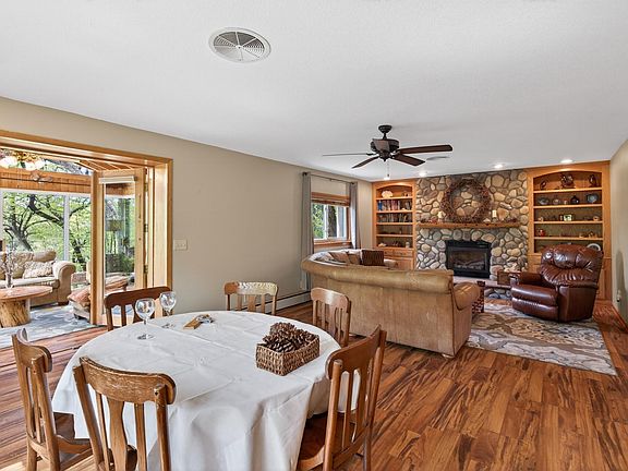 3rd image of 9551 Riverview Rd