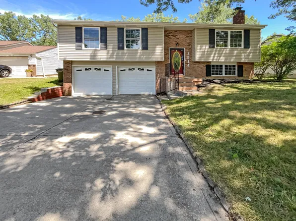 2614 Club House Dr, Columbus, OH 43211
