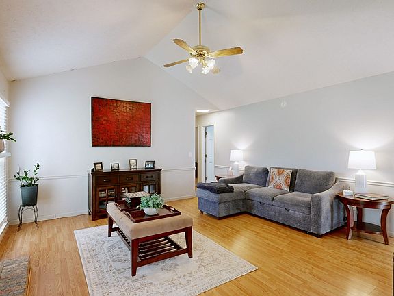3rd image of 5108 Rachel Ct