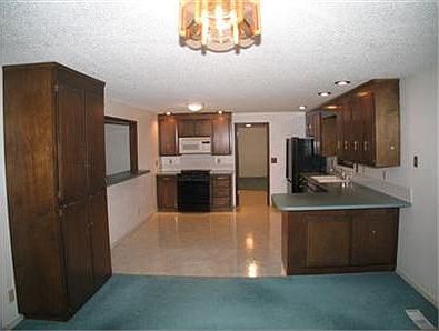 3rd image of 5230 Windemere Dr SE
