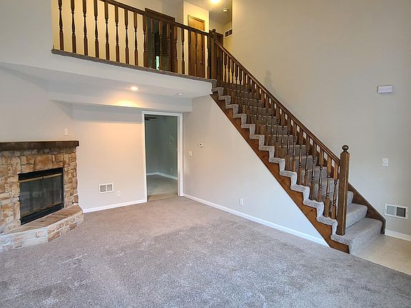 3rd image of 6710 W 150th St