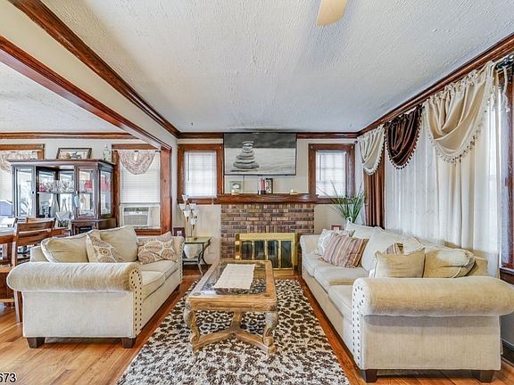 3rd image of 132 Mount Prospect Ave