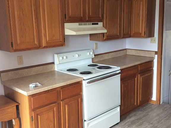 Main kitchen electric stove