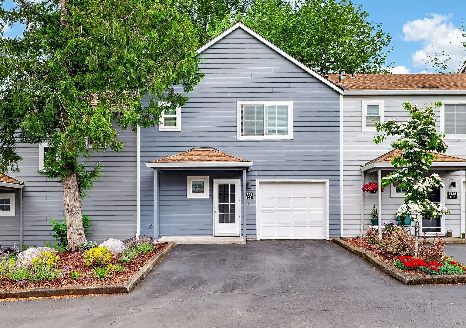 Great Location! 2 bedroom, 2.5 Bathroom Townhouse in Orchard Hills!! — Photo 1