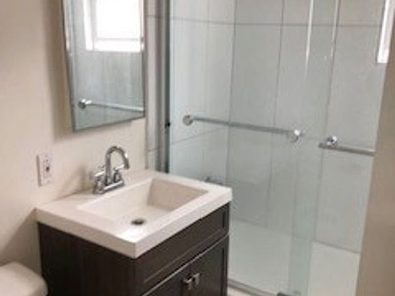 5th image of 4061 Wade St APT B