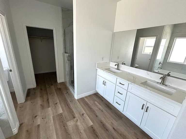 16920 Danbury Ave — Photo 5