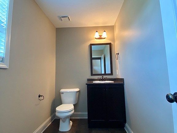 3rd image of 582 Kicker Ct