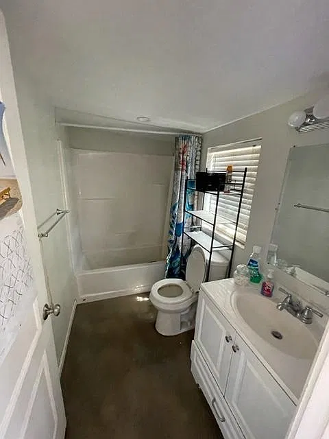 Studio, 400 sqft, $1,695 — Photo 4