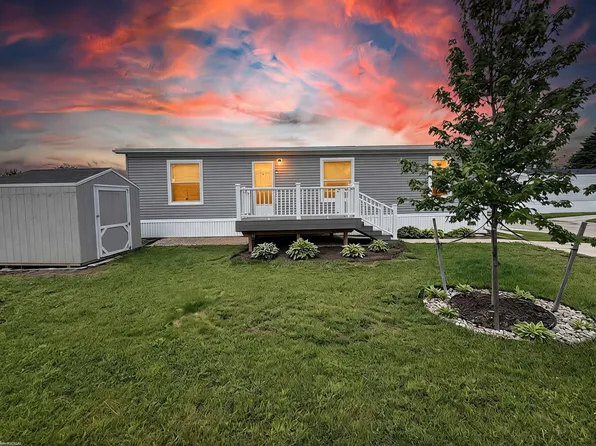16228 Notre Dame St, Clinton Township, MI 48038