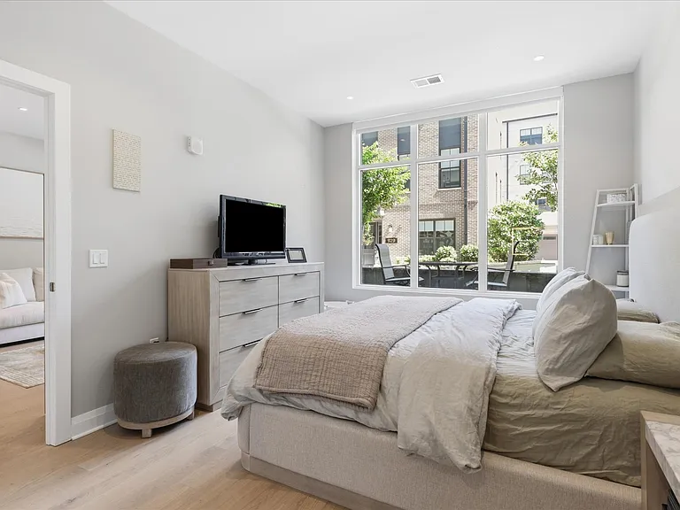 925 N Fairfax St #102 — Photo 8