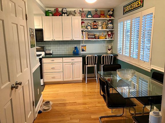 3rd image of 25 Barker St APT 407