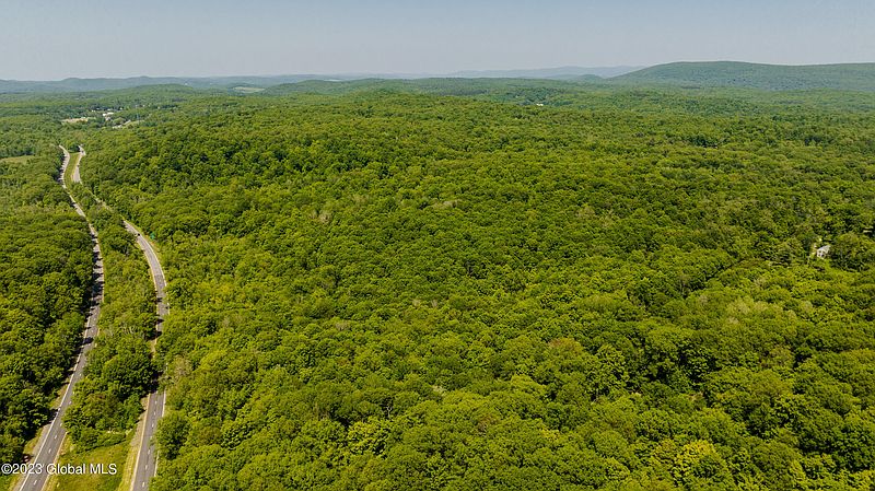 5th image of 980 Cold Spring Road