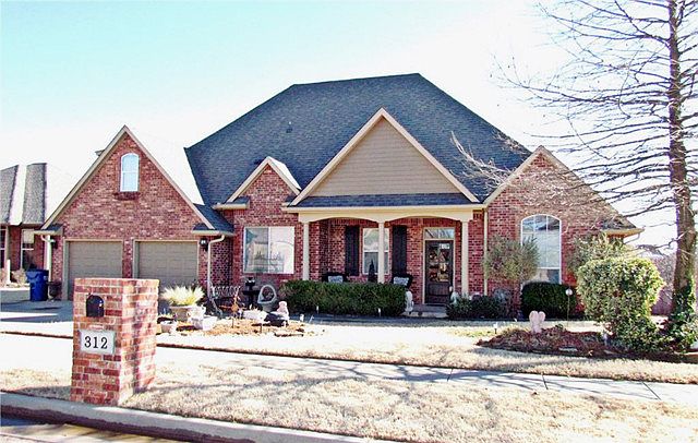 1st image of 312 E Charlotte Ter
