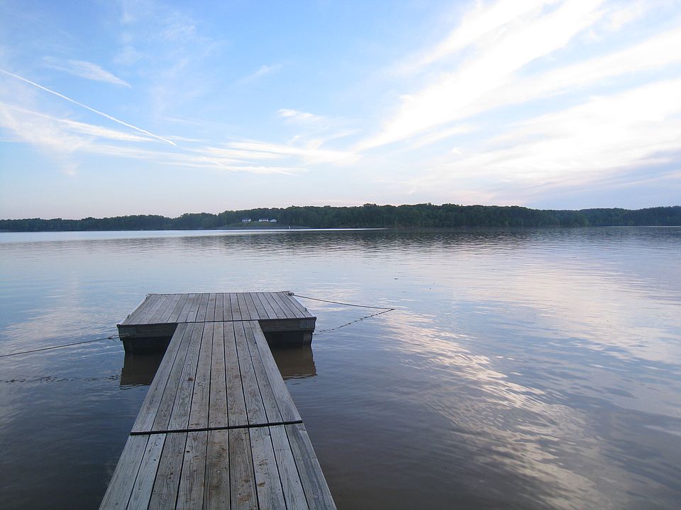Dock in place