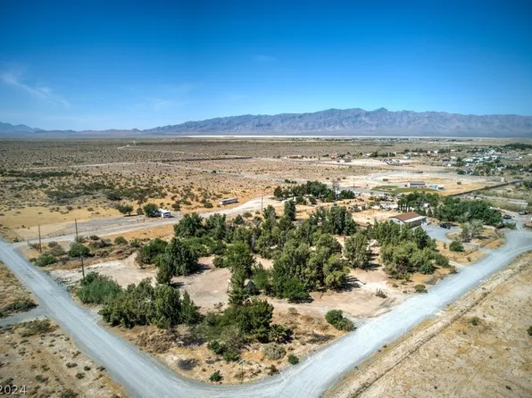 5241 E Old Spanish Trail Ct, Pahrump, NV 89061