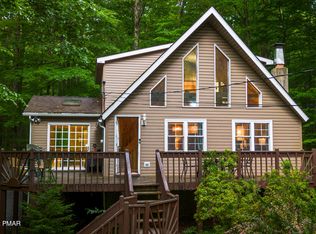 105 Flo Ct, Pocono Lake, PA 18347