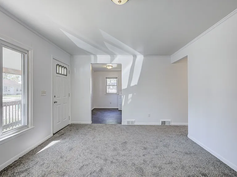 1731 E Pearl Ave — Photo 19