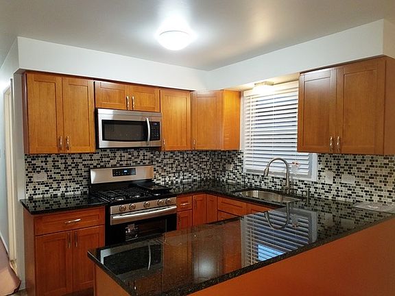 2nd image of 1665 Patricia Pl APT 2