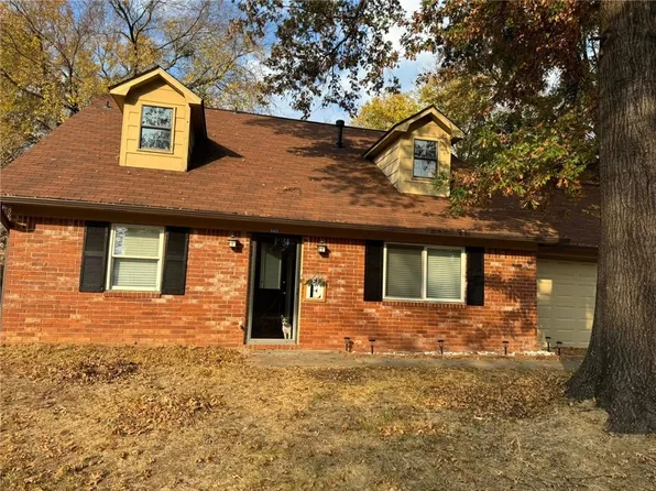 1513 N Jackson Ave, Russellville, AR 72801