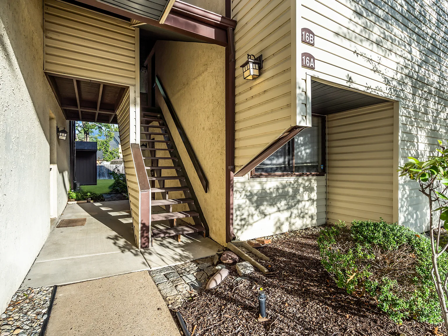 16B E Daisy Ln — Photo 3