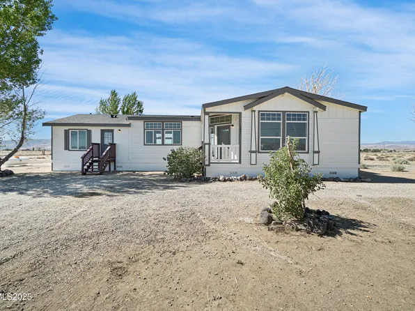 1295 E 10th St, Silver Springs, NV 89429