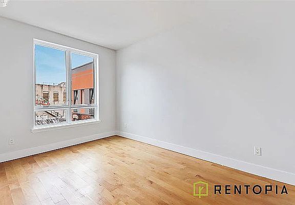 3rd image of 836 Dekalb Ave APT 5B