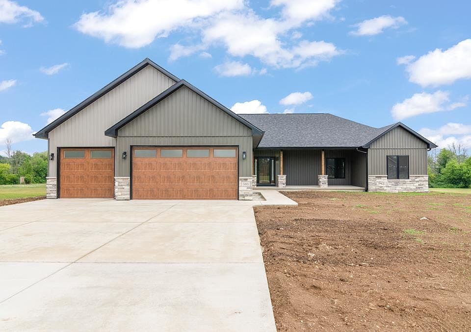 1st image of 583 Willow Dr