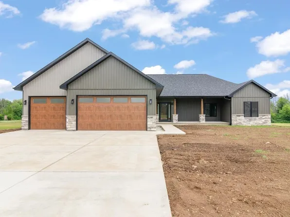 583 Willow Dr, Mishicot, WI 54228