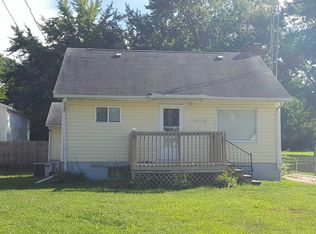 1618 Factory St, Dixon, IL 61021