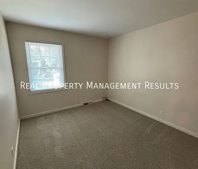 7577 Nottingham Dr — Photo 13