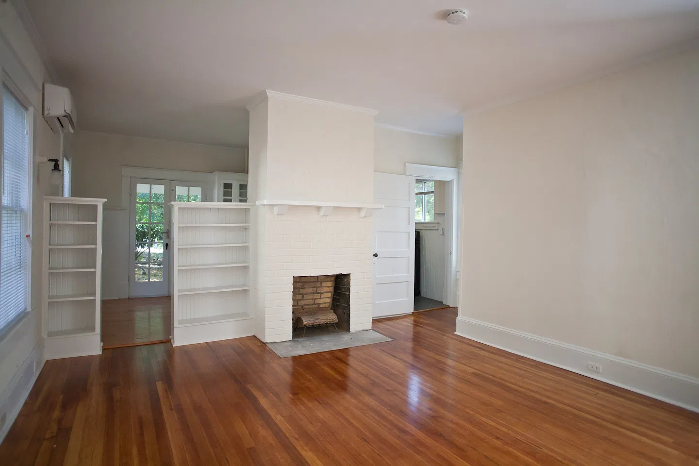 Renovated 3br/1ba Cottage on North Street — Photo 1