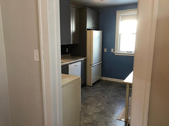 View into kitchen north wall