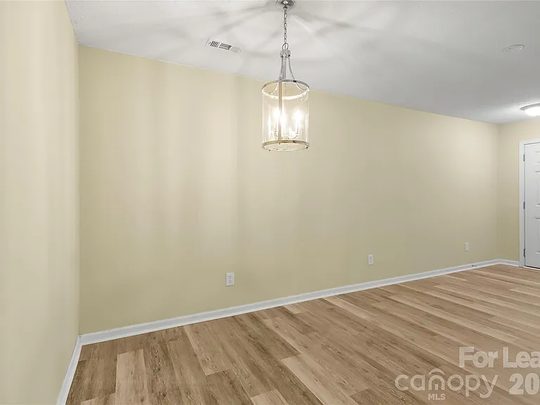 148 Mangum Cir — Photo 8