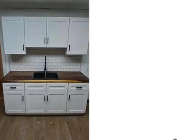 3672 Sykora Rd, Cleveland, OH 44105