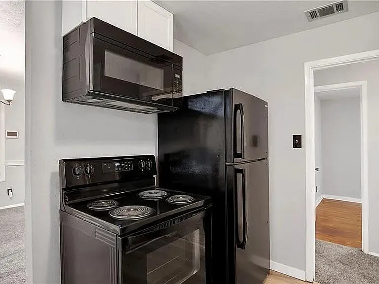 3764 Autumndale Dr — Photo 10