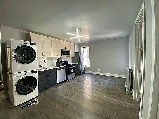 1st image of 171 W 80th St #9