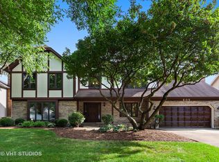 605 Flock Ave, Naperville, IL 60565