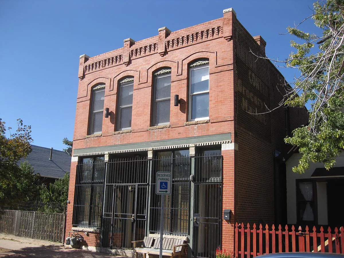 3757 N Franklin St — Photo 4