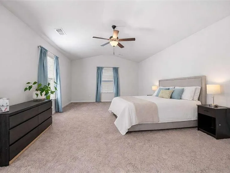 925 Lakehaven Ln — Photo 13