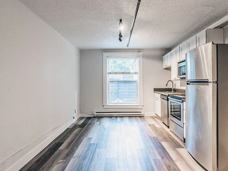 Madison View Apartments — Photo 27