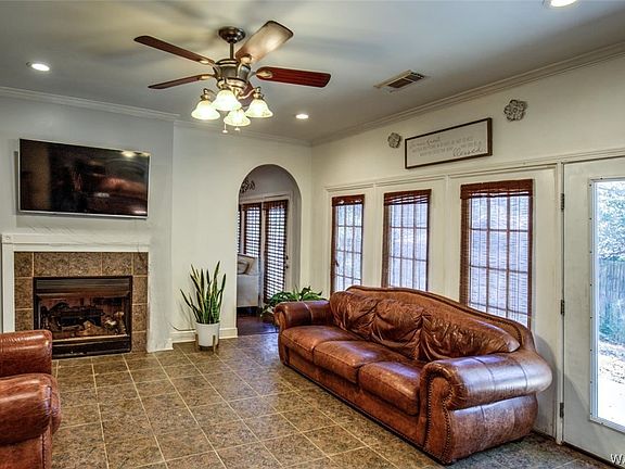 5th image of 11527 Courtney Ln