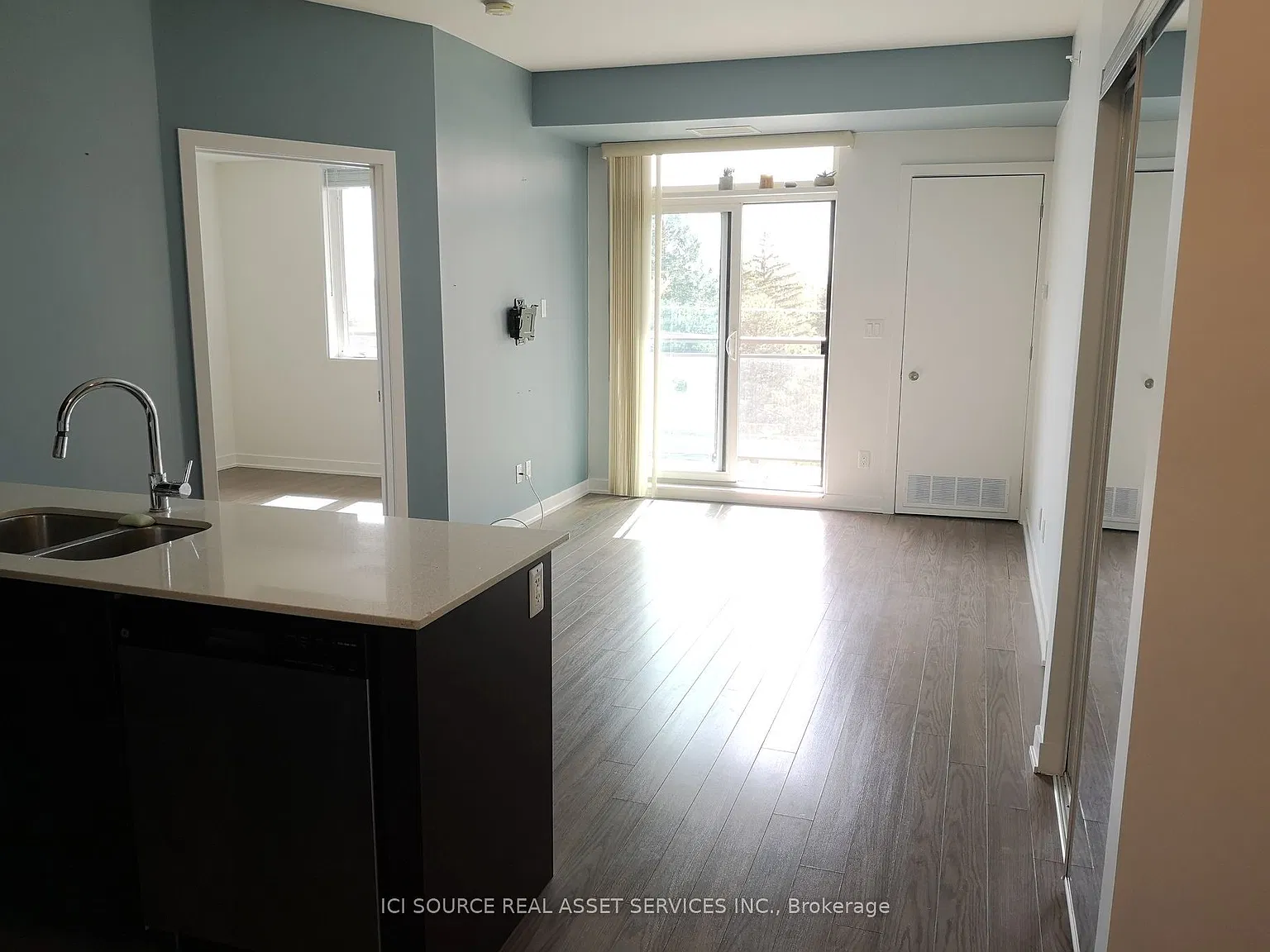 3 bed, $2,500 — Photo 2