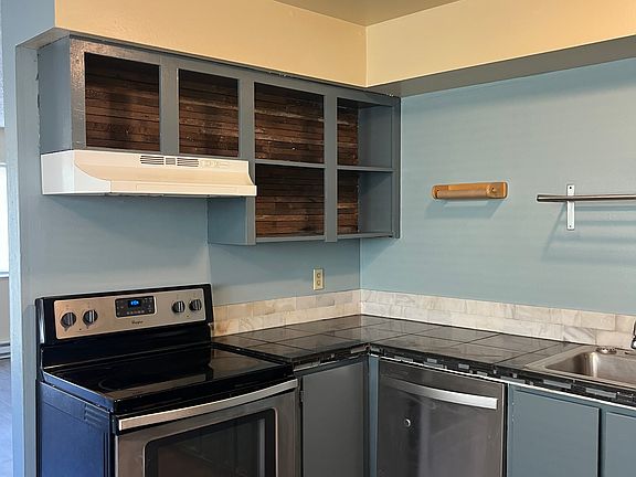 4th image of 2812 SE 16th Ave #2812